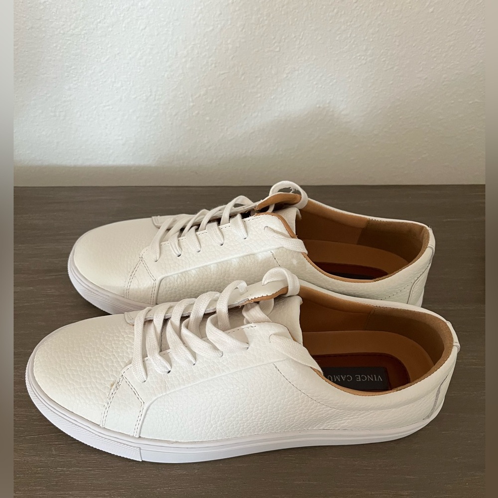 Mend Vince Camuto Sneakers